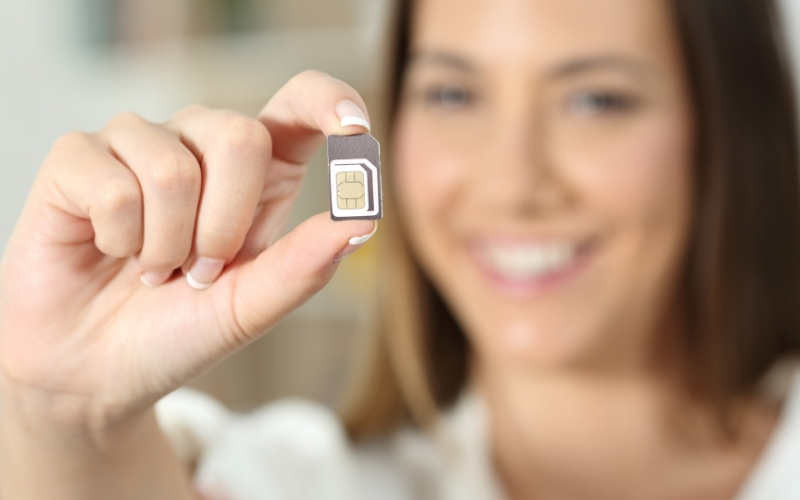 SIM đa năng thường tích hợp nhiều tính năng hơn so với SIM thường